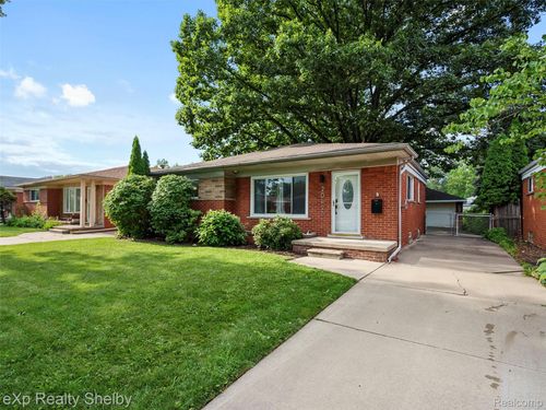 20425 Sunnydale St, Saint Clair Shores, MI, 48081-3452 | Card Image