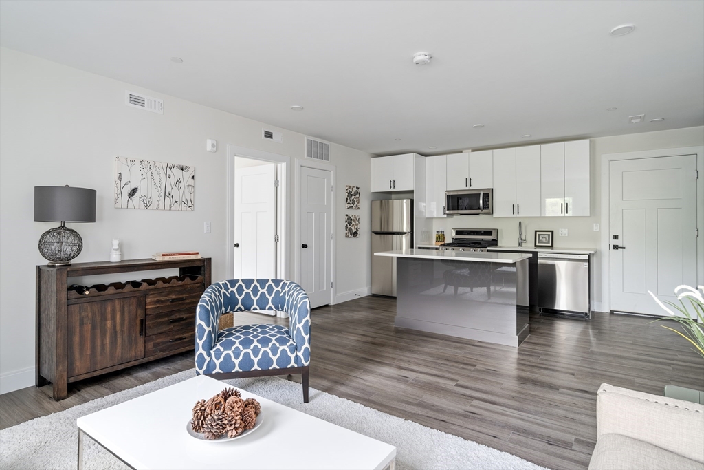 207 50 Stedman Street, For Rent in Boston Zoocasa