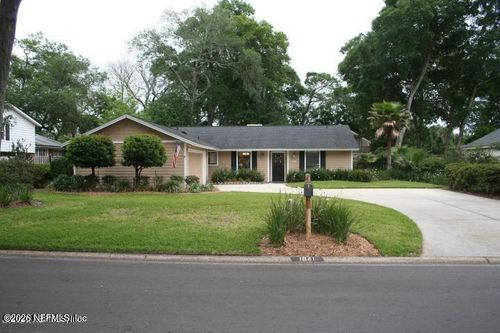 1841 Twelve Oaks Ln E, Neptune Beach, FL, 32266-3105 | Card Image