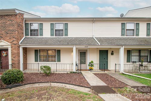 8839 Hunter Ridge Dr, Charlotte, NC, 28226-4686 | Card Image