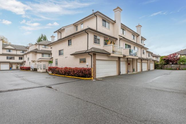 10 - 8700 Bennett Road, Townhouse with 3 bedrooms, 2 bathrooms and 2 parking in Richmond BC | Image 1