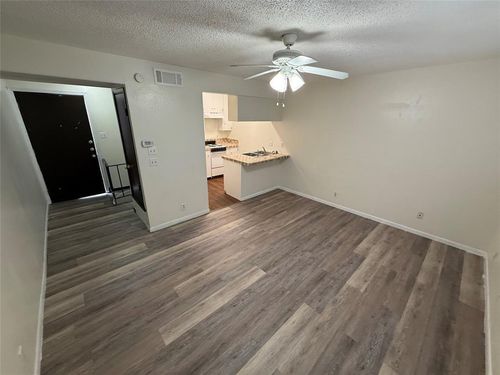 apt-104-2408 Longview St, Austin, TX, 78705-4215 | Card Image