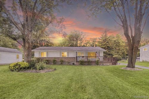 2100 Carleton West Rd, Carleton, MI, 48117-9235 | Card Image