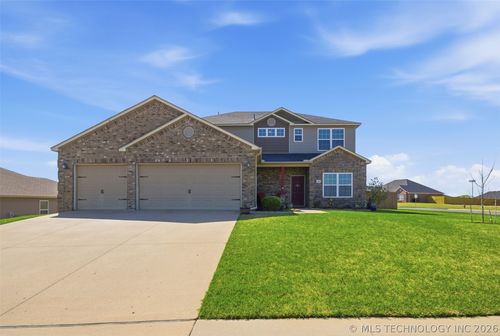380 E 148th St S, Glenpool, OK, 74033-4317 | Card Image