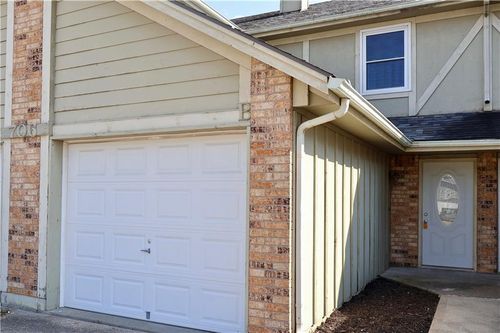 apt-b-706 Cedar Dr, Warrensburg, MO, 64093-2854 | Card Image
