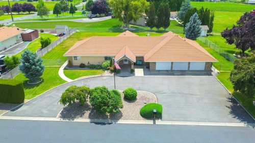 50 Flagstone Ln, Sunnyside, WA, 98944-9198 | Card Image