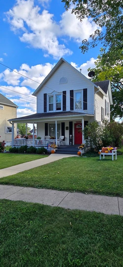 1225 W Lincoln Blvd, Freeport, IL, 61032-4846 | Card Image