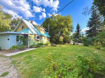 2153A Georgia St, House other with 4 bedrooms, 2 bathrooms and 5 parking in Rossland BC | Image 1