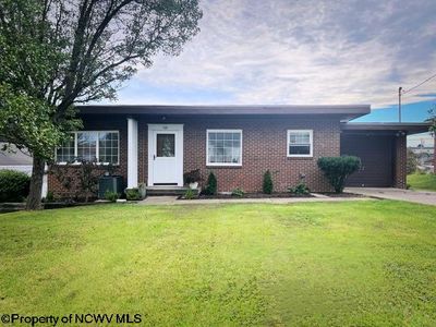 108 Mandan Road, House other with 3 bedrooms, 2 bathrooms and 3 parking in Clarksburg WV | Image 1