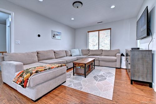 967 Skyline Dr, Coram, NY, 11727-3669 | Card Image