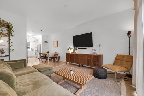 1379 Marinaside Pl, Squamish, BC, V8B1A8 | Card Image