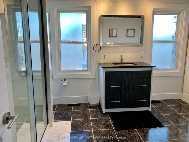 323 Montfort St, Home with 2 bedrooms, 3 bathrooms and 3 parking in Vanier ON | Image 17