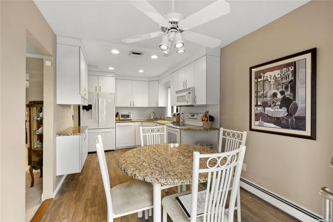 122 Hayrick Ln, House other with 4 bedrooms, 3 bathrooms and null parking in Commack NY | Image 12