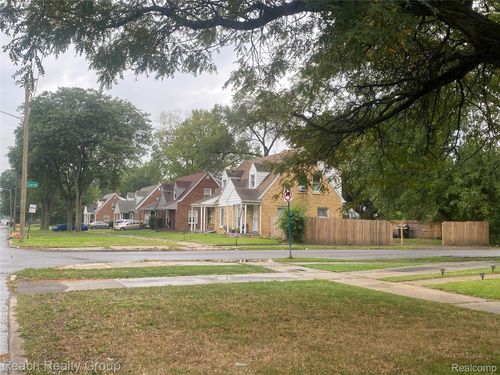 18905 Evergreen Rd, Detroit, MI, 48219-3417 | Card Image