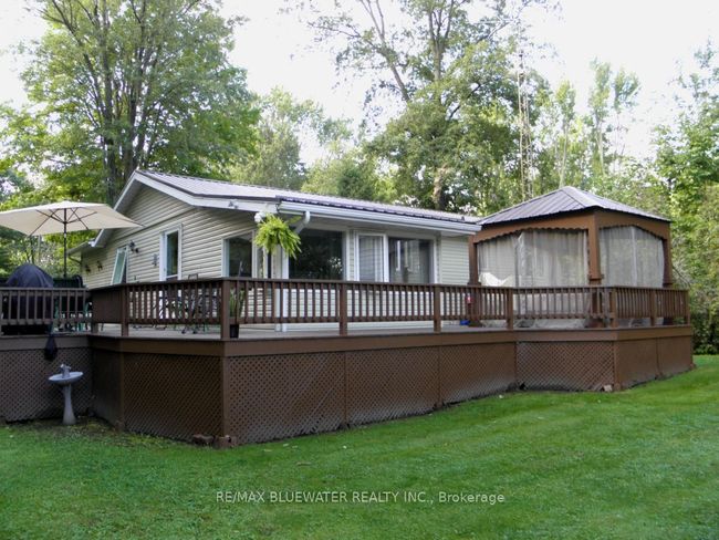 6016 Max Dr, House other with 2 bedrooms, 2 bathrooms and 6 parking in Kettle And Stony Point Fn ON | Image 11