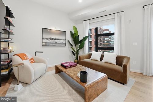 unit-301-2525 Pennsylvania Ave Nw, WASHINGTON, DC, 20037-1690 | Card Image