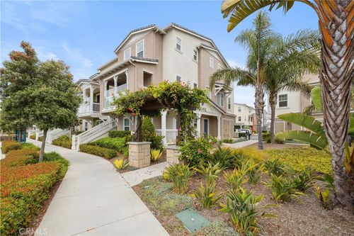 1962 Victoria Ave, Oxnard, CA, 93035 | Card Image