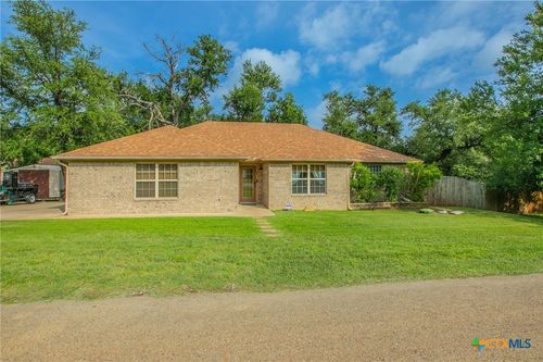 27 S Sherwood Dr, Belton, TX, 76513-6352 | Card Image