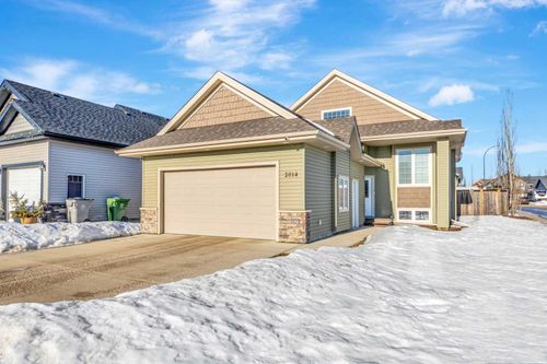 2014 56 Ave, Lloydminster, AB, T9V3M4 | Card Image