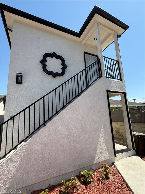 8618 Graham Ave, Los Angeles, CA, 90002-1431 | Card Image