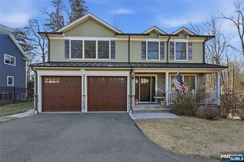 252 4th Ave, Westwood, NJ, 07675-3402 | Card Image