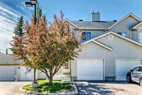 325 Mount Douglas Manor Se, Calgary, AB, T2Z3C8 | Card Image