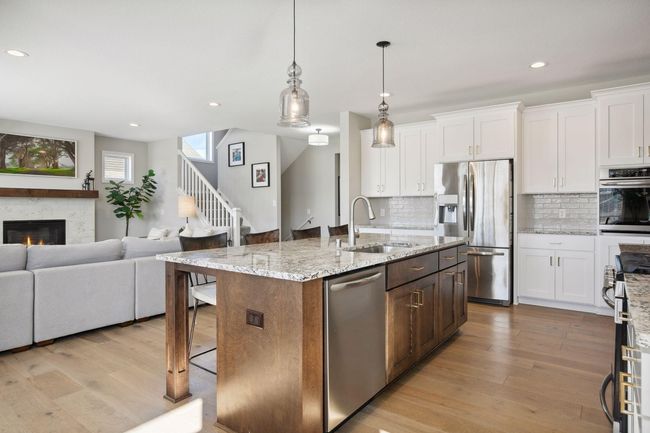 HUGE kitchen island | Image 12