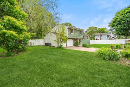 12 Pleasant Pl, Farmingville, NY, 11738-2112 | Card Image