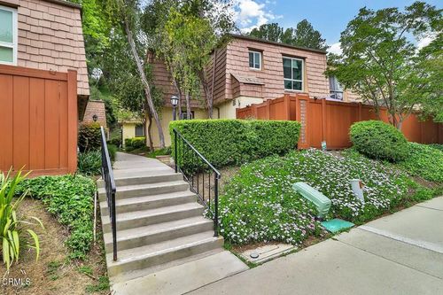 4057 Yankee Dr, Agoura Hills, CA, 91301-3556 | Card Image