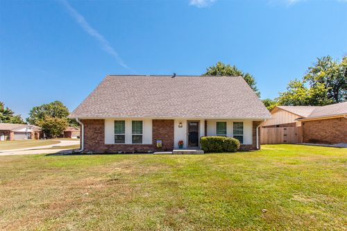 2105 S Hickory Avenue, Broken Arrow, OK, 74012 | Card Image
