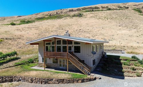 7400 Colockum Rd, Malaga, WA, 98828-9706 | Card Image