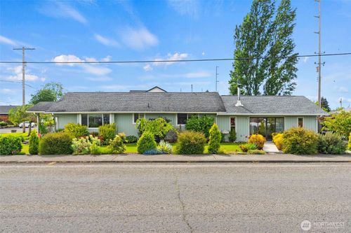 1102 W Anderson St, Elma, WA, 98541-9399 | Card Image