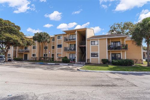 apt-207-251 Palm Cir W, Pembroke Pines, FL, 33025-1176 | Card Image