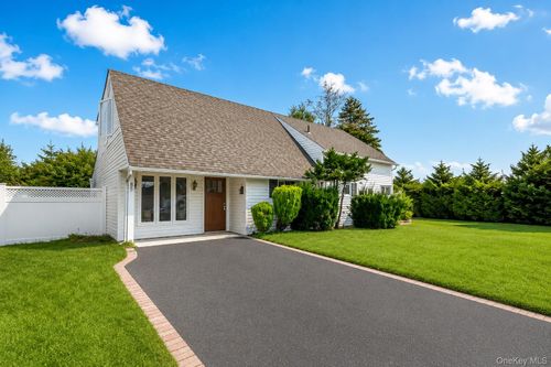 85 Twin Ln N, Wantagh, NY, 11793-1961 | Card Image