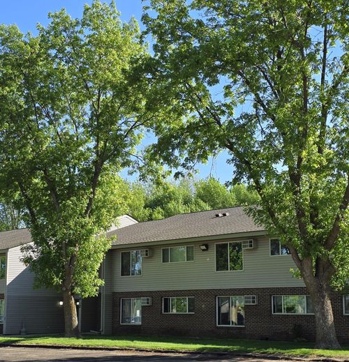 n209-812 Hills Ave, Jackson, MN, 56143-1072 | Card Image