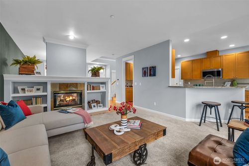 6441 Se Cougar Mountain Way, Bellevue, WA, 98006-5627 | Card Image