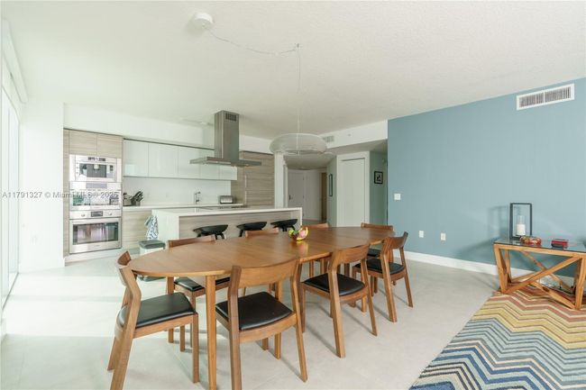 UNIT-1101 - 300 Sunny Isles Blvd, Condo with 3 bedrooms, 4 bathrooms and null parking in Sunny Isles Beach FL | Image 9