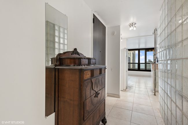 APT-17F - 1030 N State St, Home with 0 bedrooms, 1 bathrooms and null parking in Chicago IL | Image 7