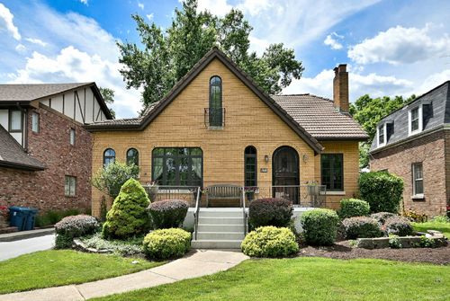 146 S Poplar Ave, Elmhurst, IL, 60126-3534 | Card Image