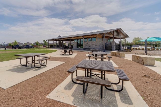 352 Backstays Loop, House other with 4 bedrooms, 3 bathrooms and 5 parking in Kyle TX | Image 38