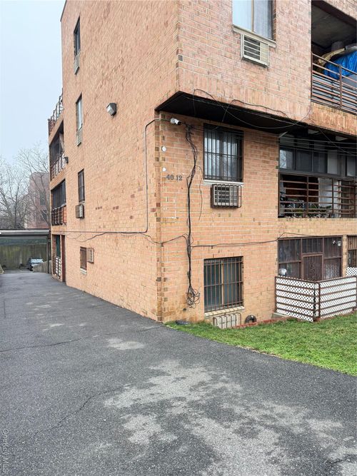 40-12 149th St, Flushing, NY, 11354-4700 | Card Image