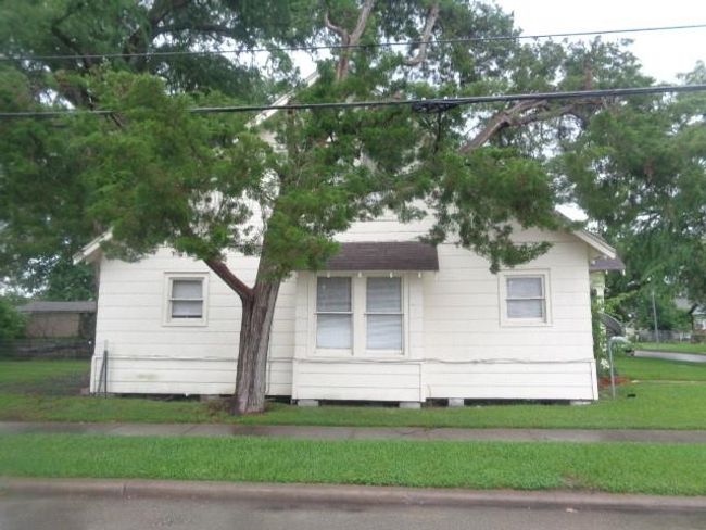 3230 Ohio St, Home with 3 bedrooms, 2 bathrooms and null parking in Baytown TX | Image 4