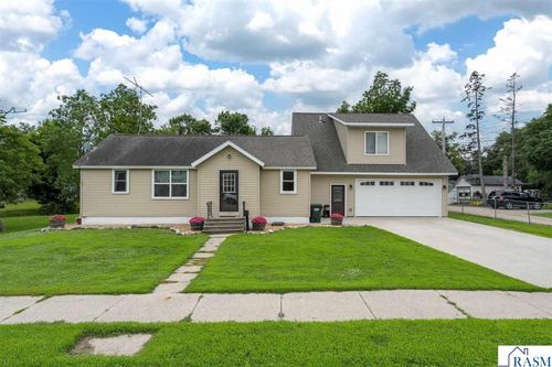 404 E Paquin Street, Waterville, MN, 56096-1532 | Card Image
