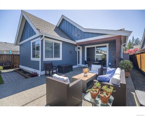 749 W Ridge Way, Qualicum Beach, BC, V9K0A9 | Card Image
