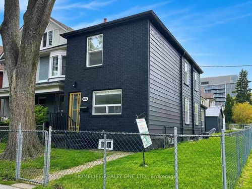 104 Benson Ave, Toronto, ON, M6G2J1 | Card Image