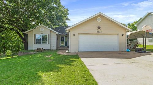 2005 Debra Dr, West Plains, MO, 65775-1752 | Card Image