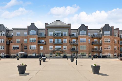unit-325-1800 Graham Ave, Saint Paul, MN, 55116-1371 | Card Image
