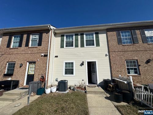 272 W Kinney St, Newark, NJ, 07103-2962 | Card Image