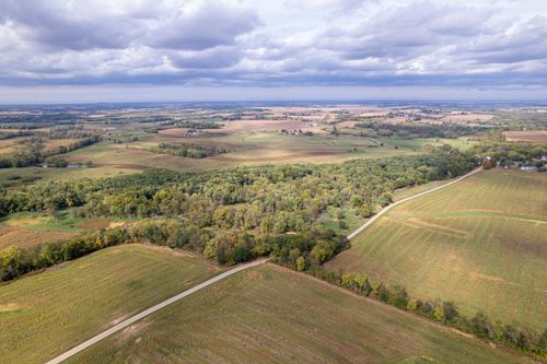 3537 3577 N Iris Hill Road, Freeport, IL, 61032 | Card Image