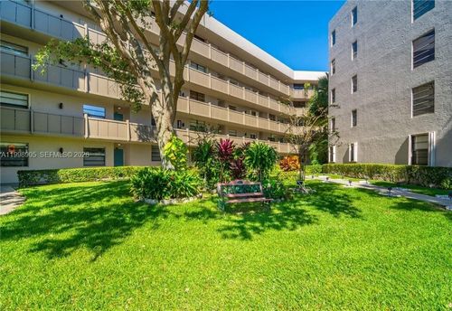 105-1100 Colony Point Cir, Pembroke Pines, FL, 33026-2925 | Card Image